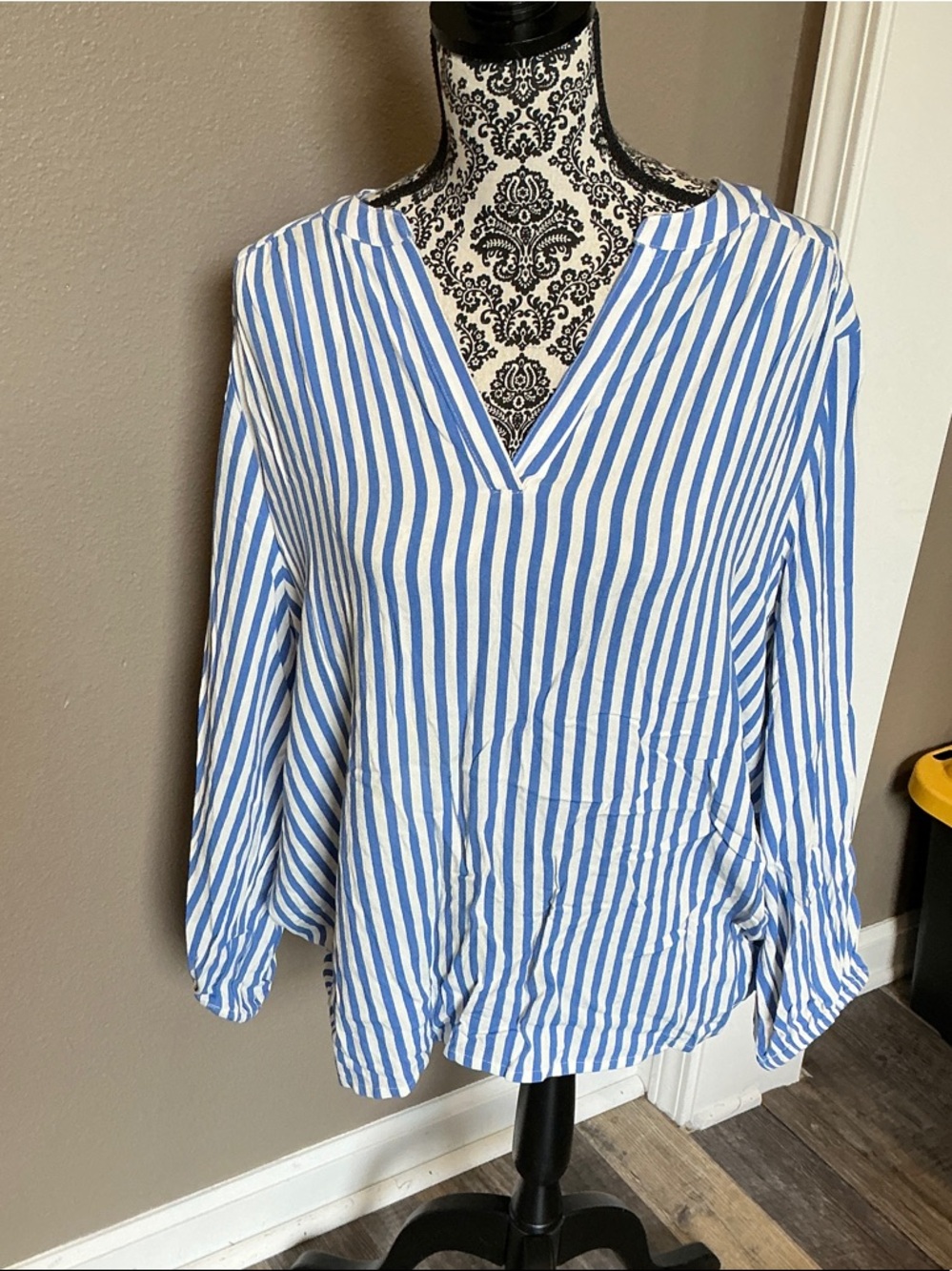St. John's Bay Blue & White Striped V-Neck Blouse Size XL